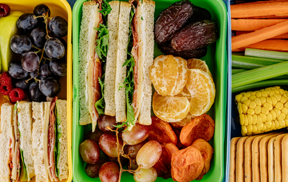 Healthy Lunches at Gateway International School: Promoting Nutritious Home-Made Lunch Boxes for Preschoolers